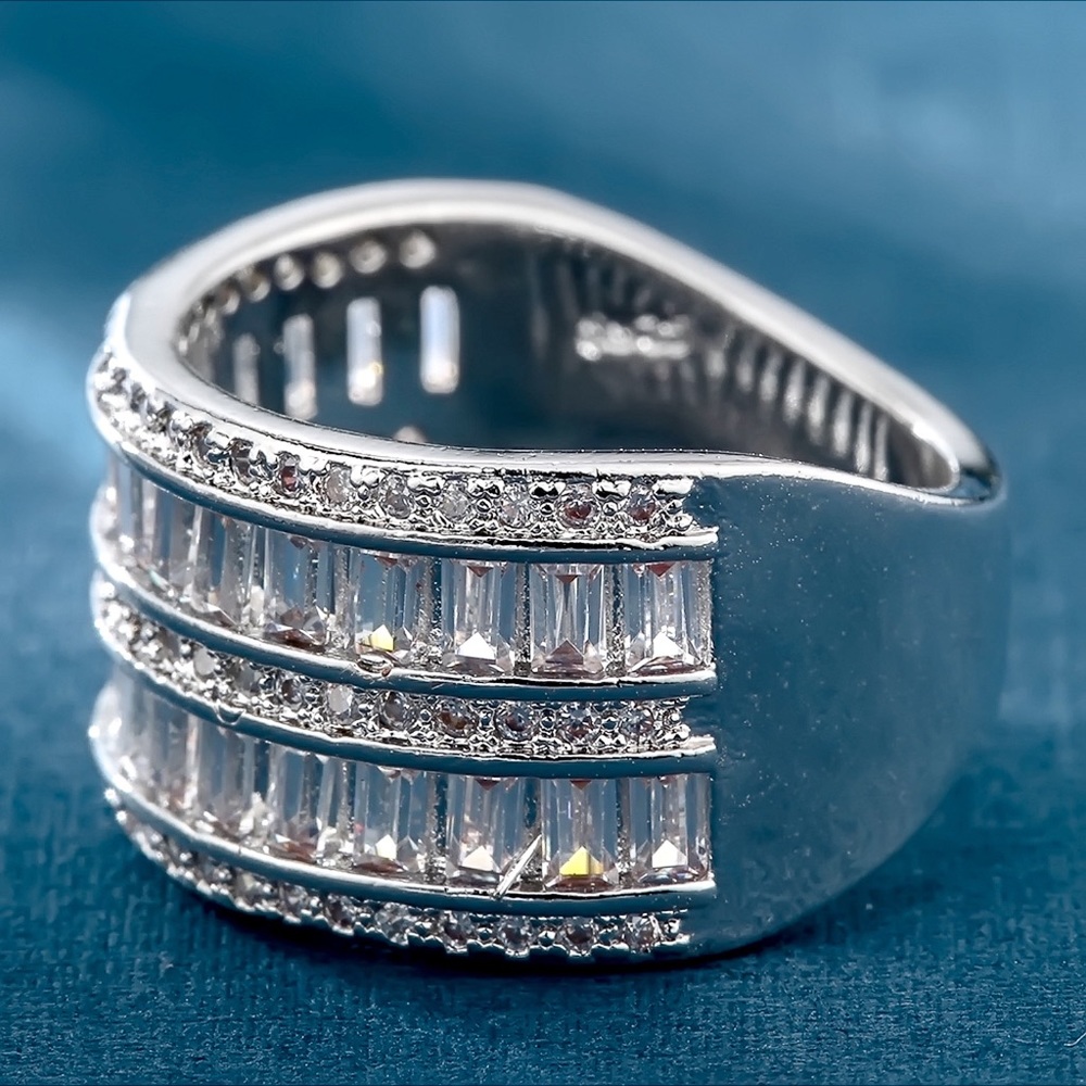 Solid 925 Stamped Silver 8.6ct White Sapphire Ring - Picture 6 of 6